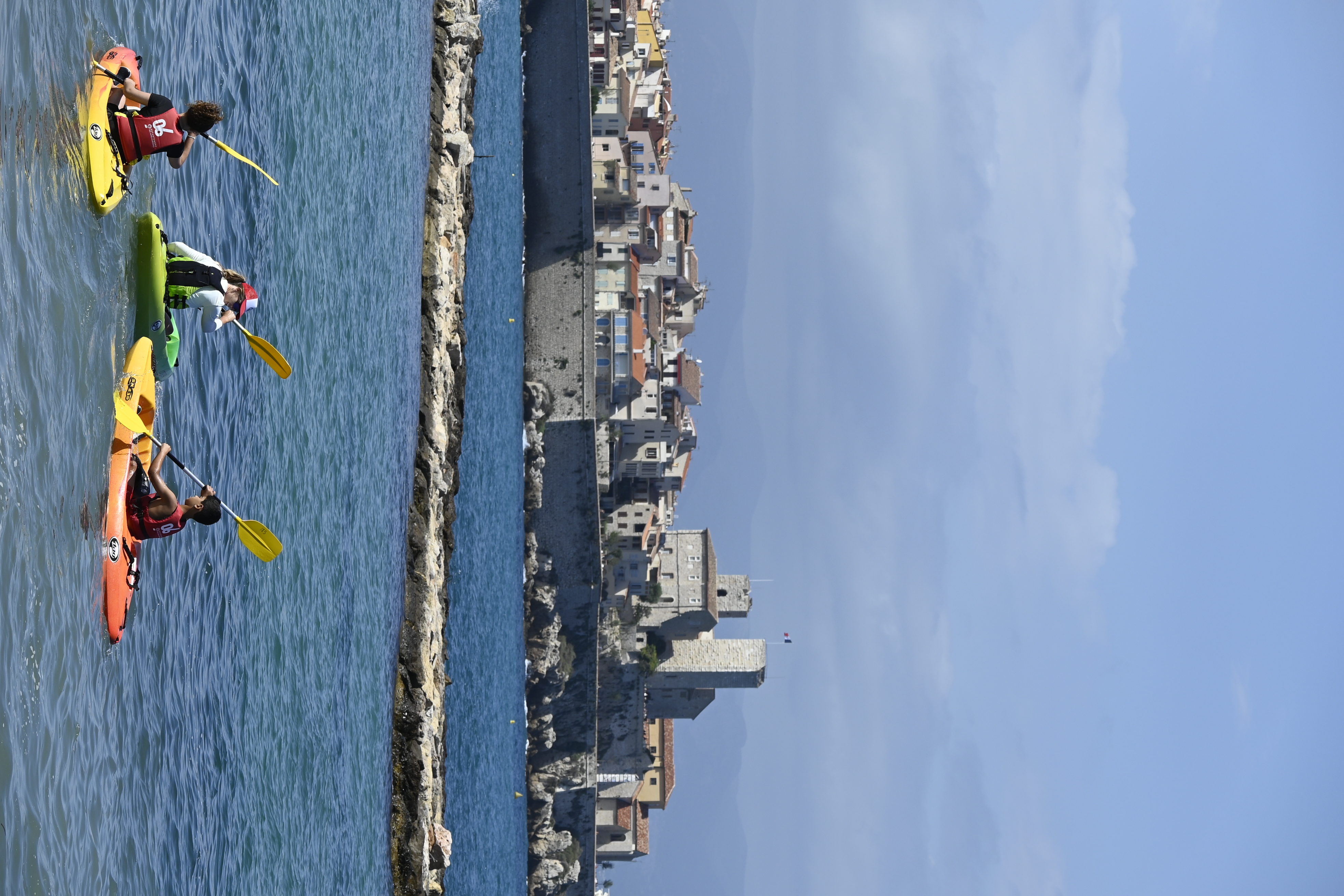 Animations jeunes en surfski à la plage de la Salis